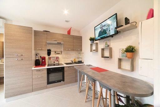 Blue Purple Grand Stade Apartment Мейзио Екстериор снимка