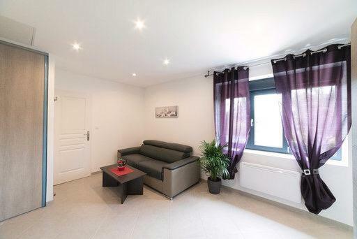 Blue Purple Grand Stade Apartment Мейзио Екстериор снимка